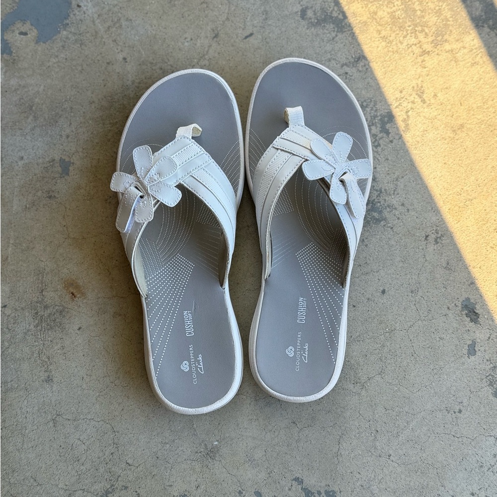 Clark’s flip flop sandal